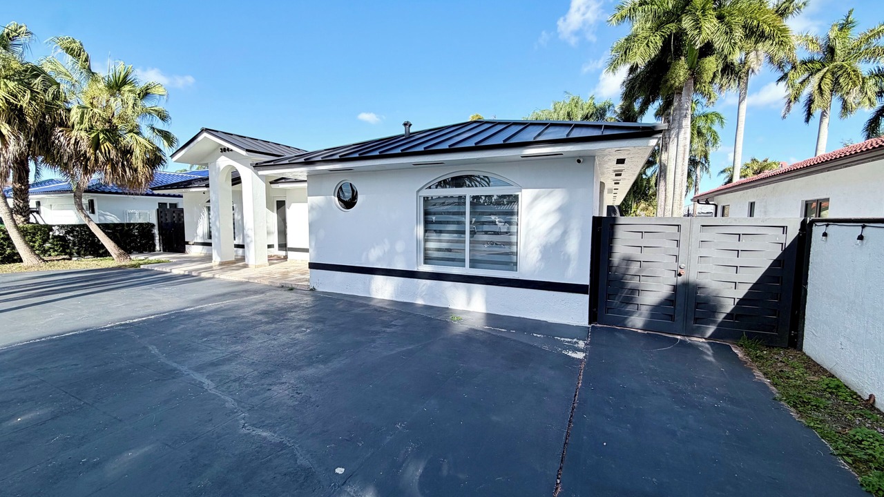 Photo of Outdoor in Tamiami