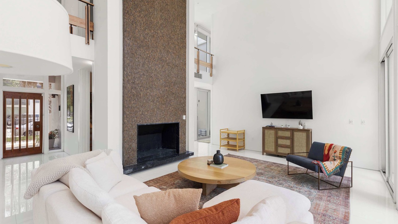 Photo of Livingroom in Davis Islands