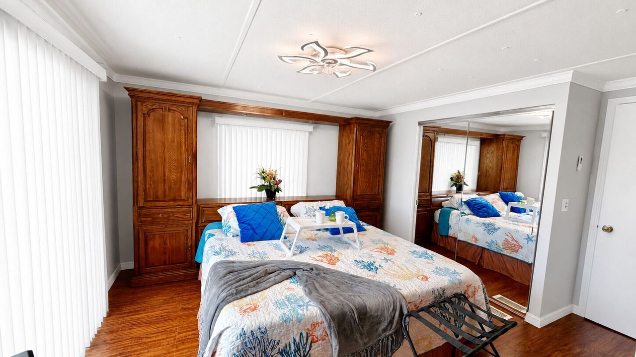 Photo of Bedroom in Weeki Wachee Gardens
