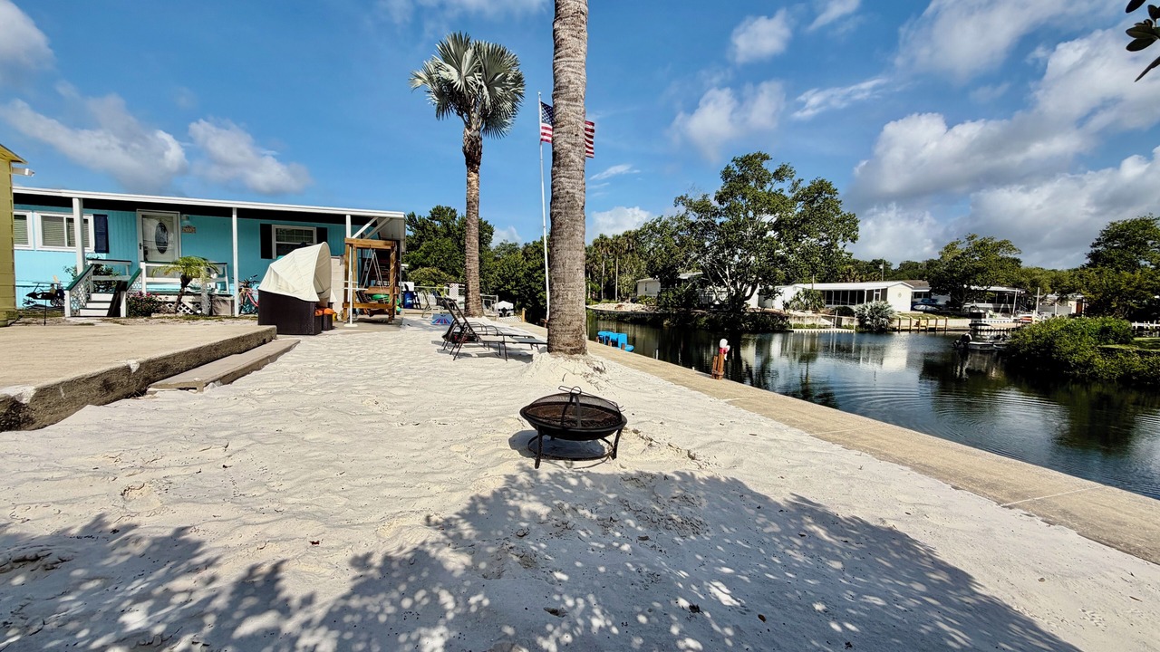 Photo of Patio Balcony in Weeki Wachee Gardens