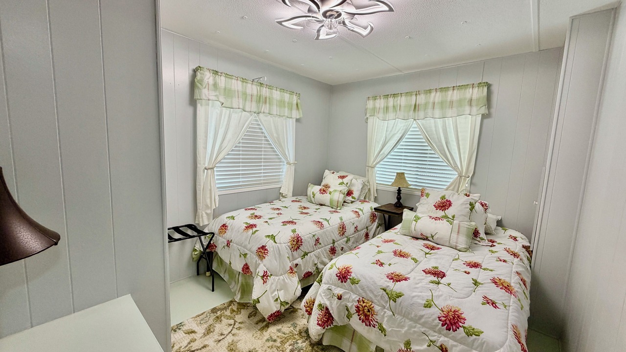 Photo of Bedroom in Weeki Wachee Gardens