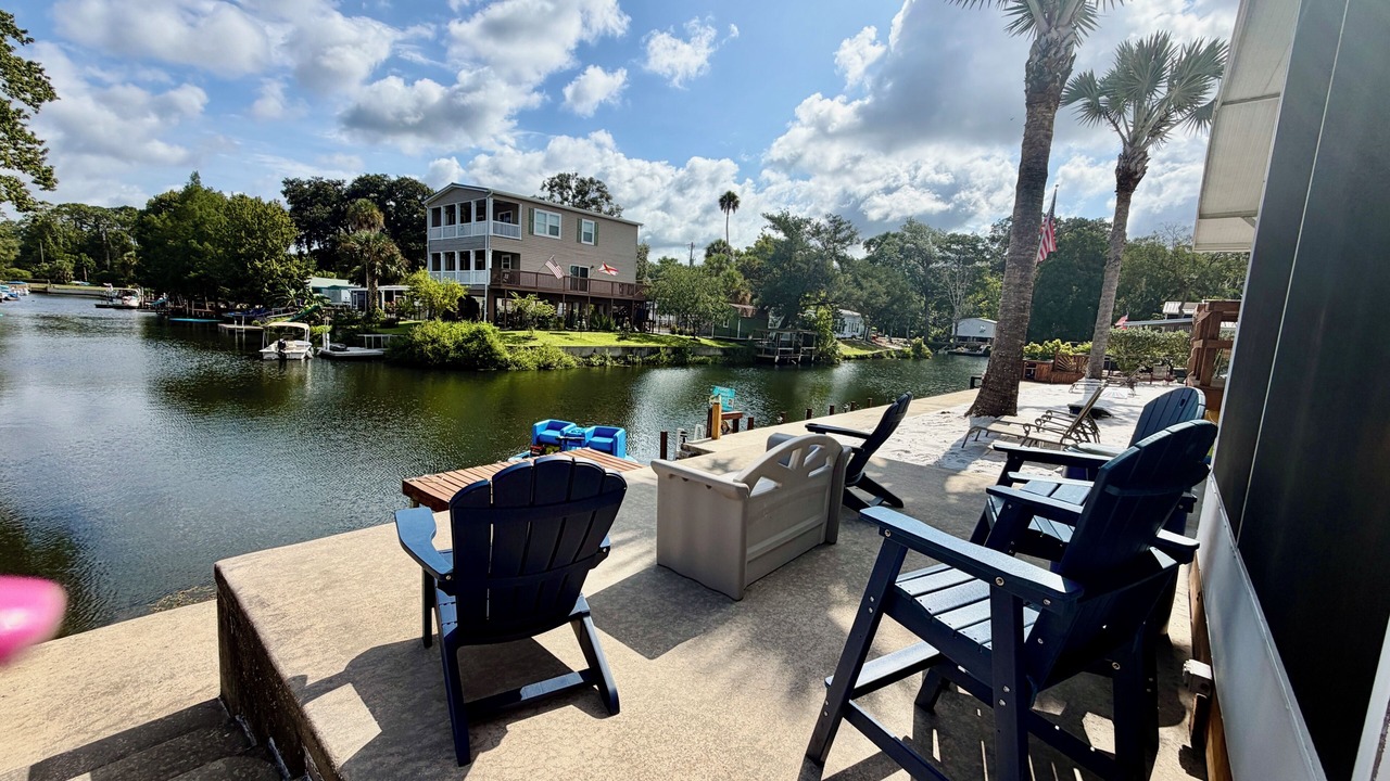 Photo of Patio Balcony in Weeki Wachee Gardens