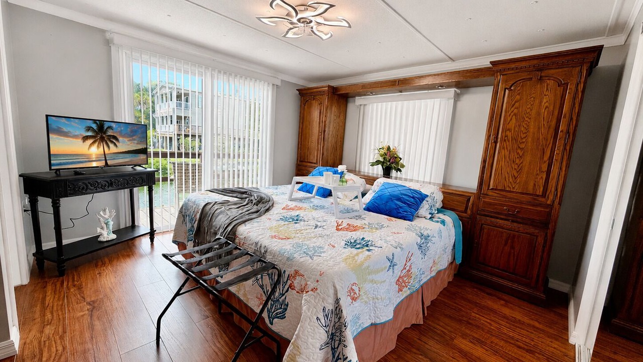 Photo of Bedroom in Weeki Wachee Gardens