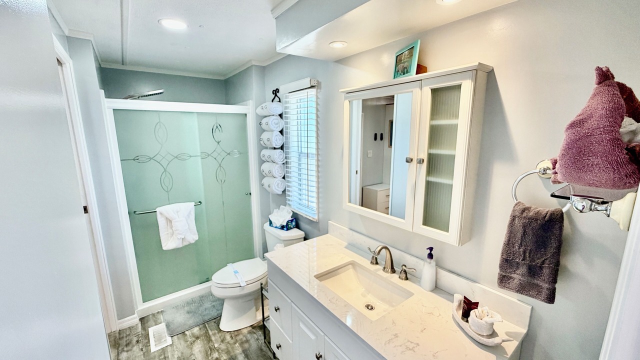 Photo of Bathroom in Weeki Wachee Gardens