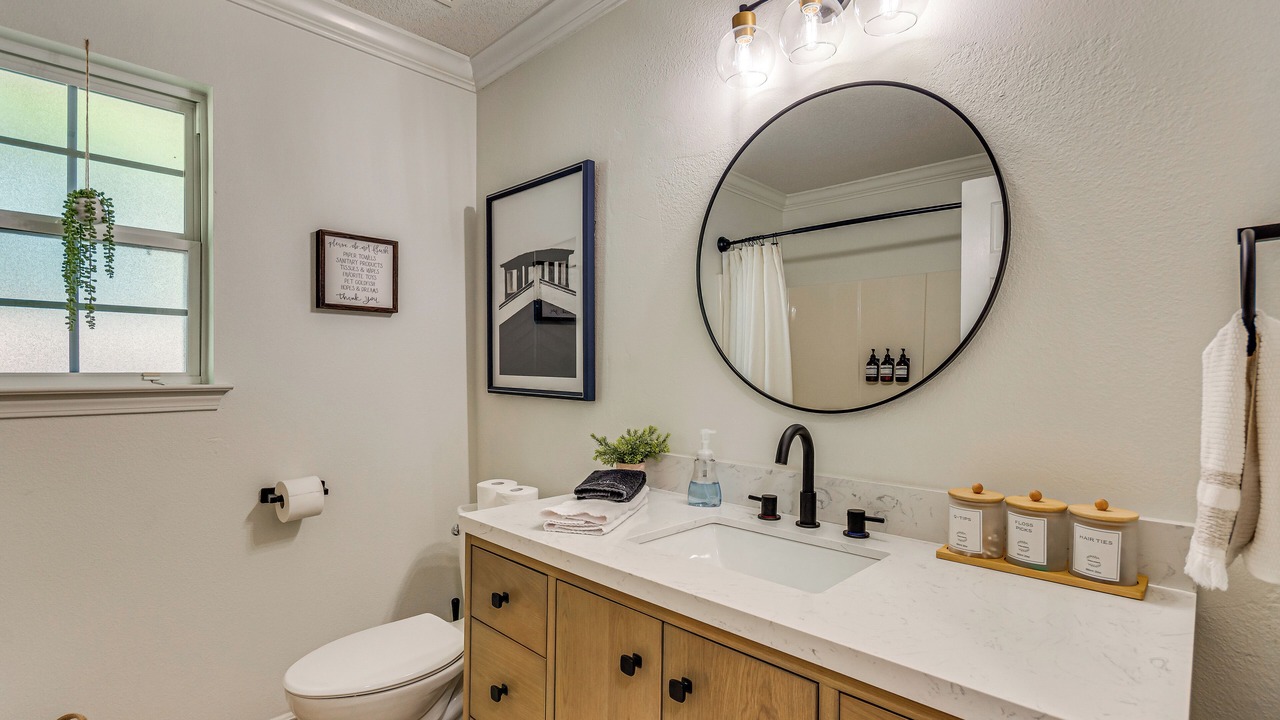 Photo of Bathroom in Ono Island