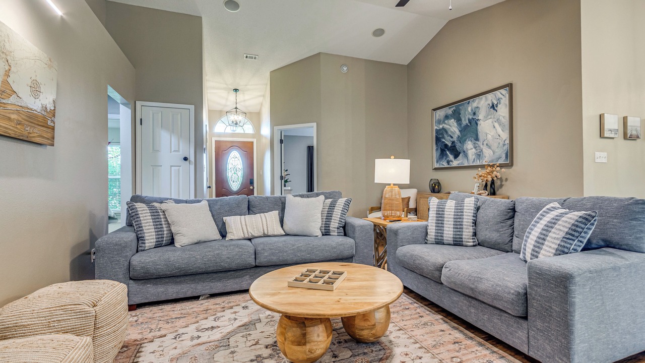 Photo of Livingroom in Ono Island
