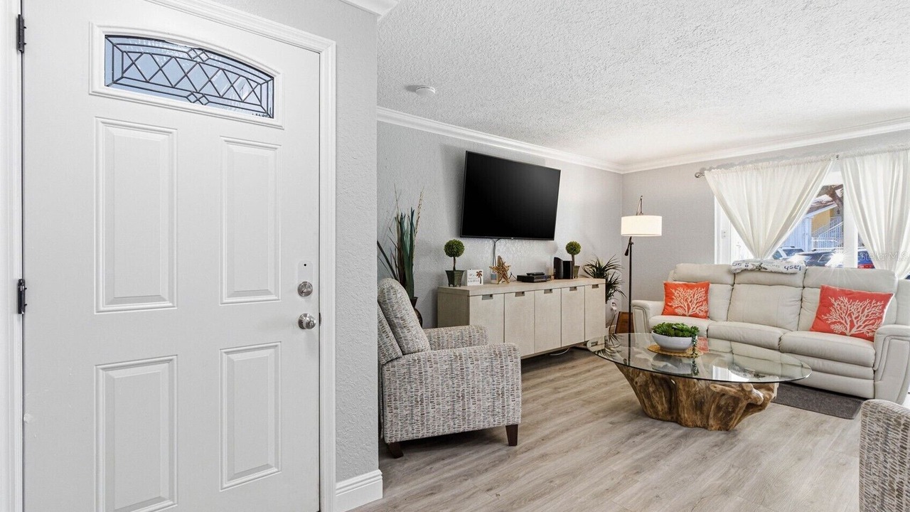 Photo of Livingroom in Bayview