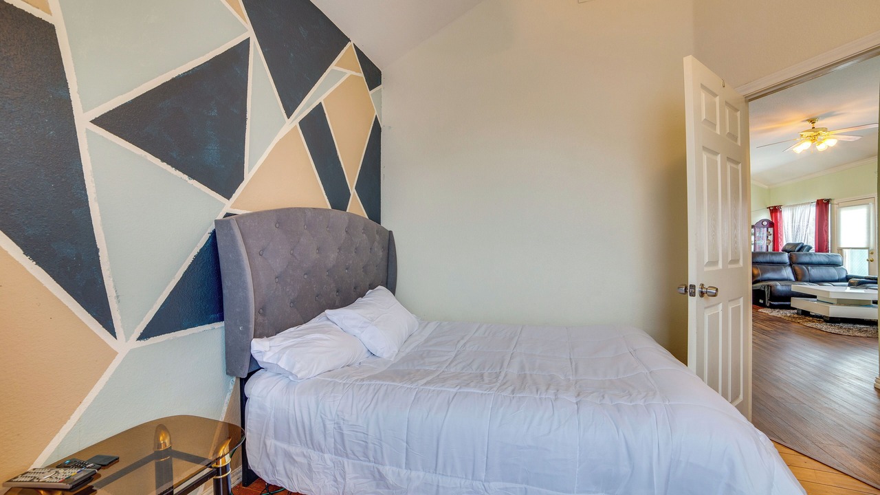 Photo of Bedroom in Garland
