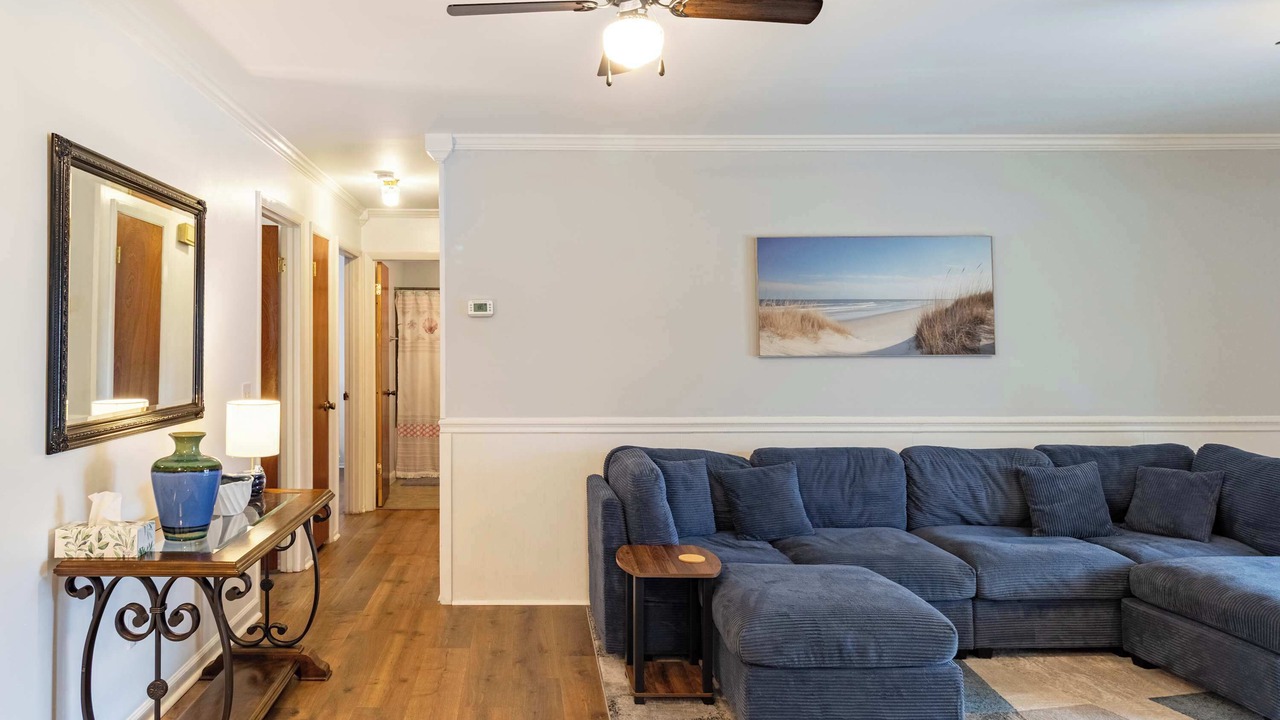 Photo of Livingroom in Lynn Haven