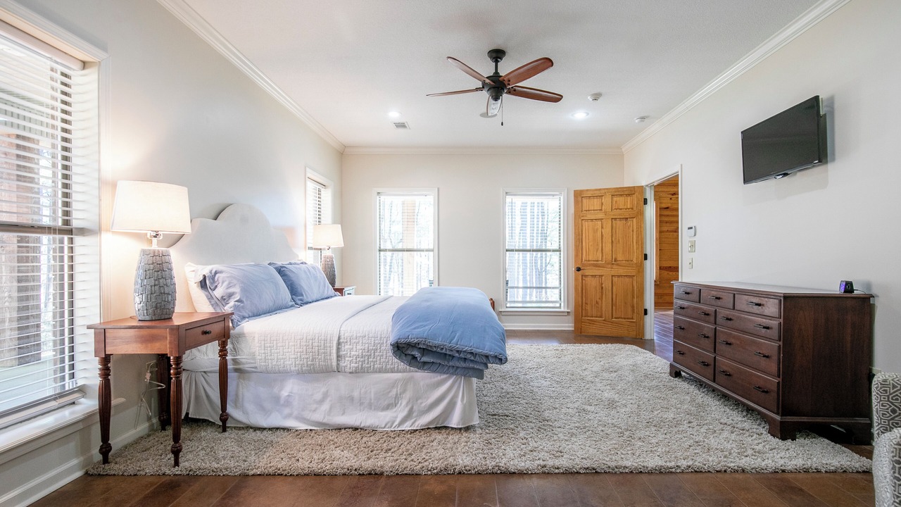 Photo of Bedroom in Lafayette County