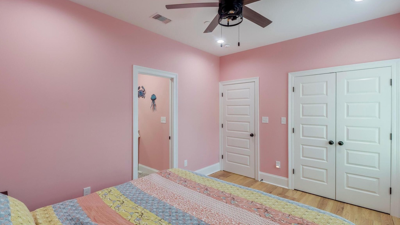 Photo of Bedroom in Long Beach