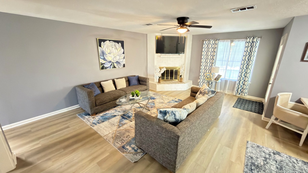 Photo of Livingroom in Deer Park