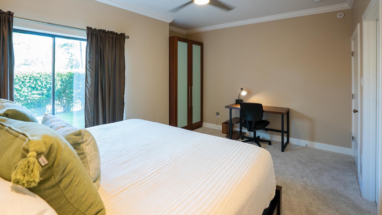 Photo of Bedroom in Midtown