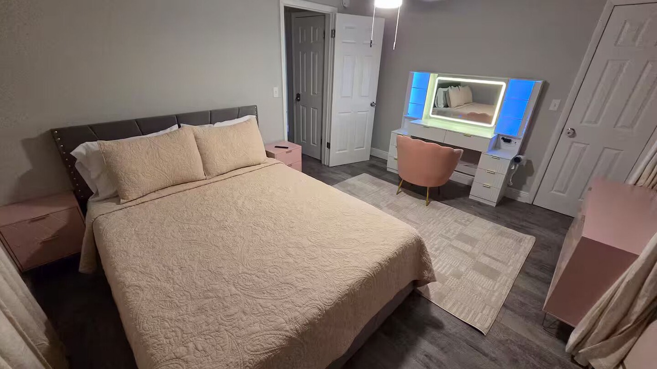 Photo of Bedroom in Beacon Square