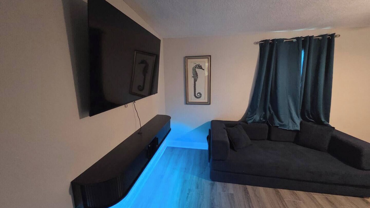 Photo of Livingroom in Beacon Square