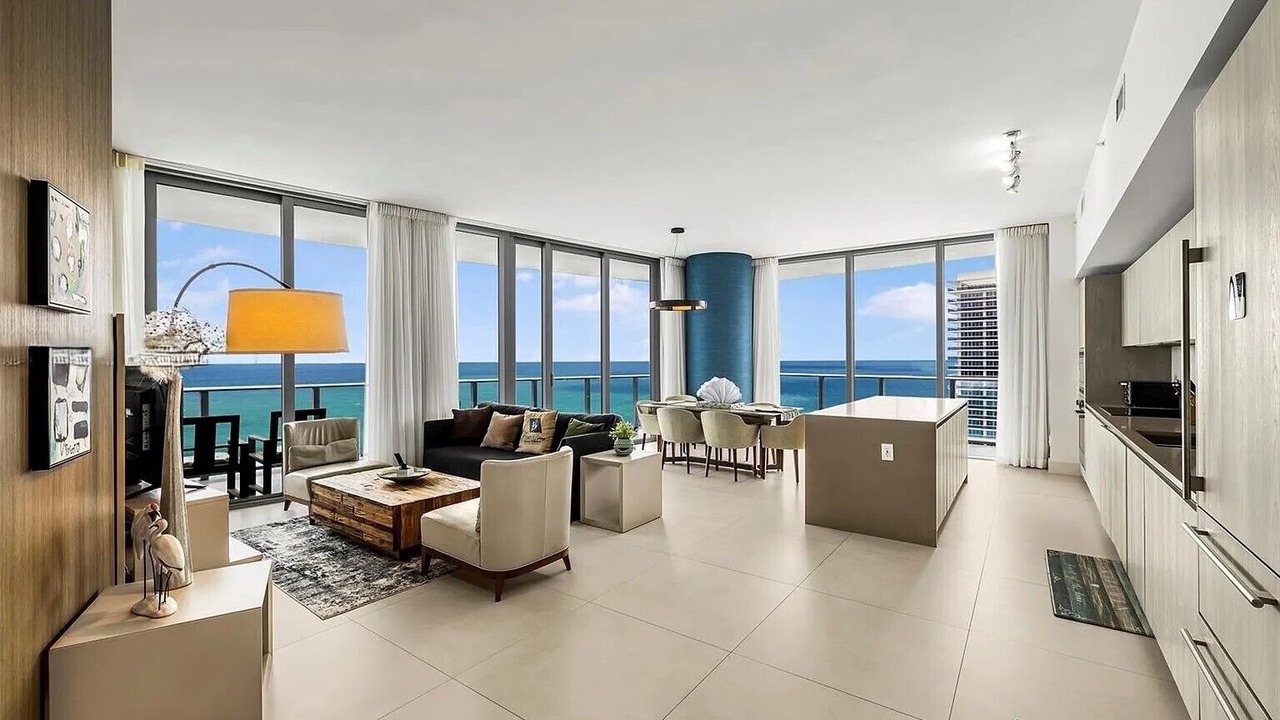 Photo of Livingroom in Hollywood South Central Beach