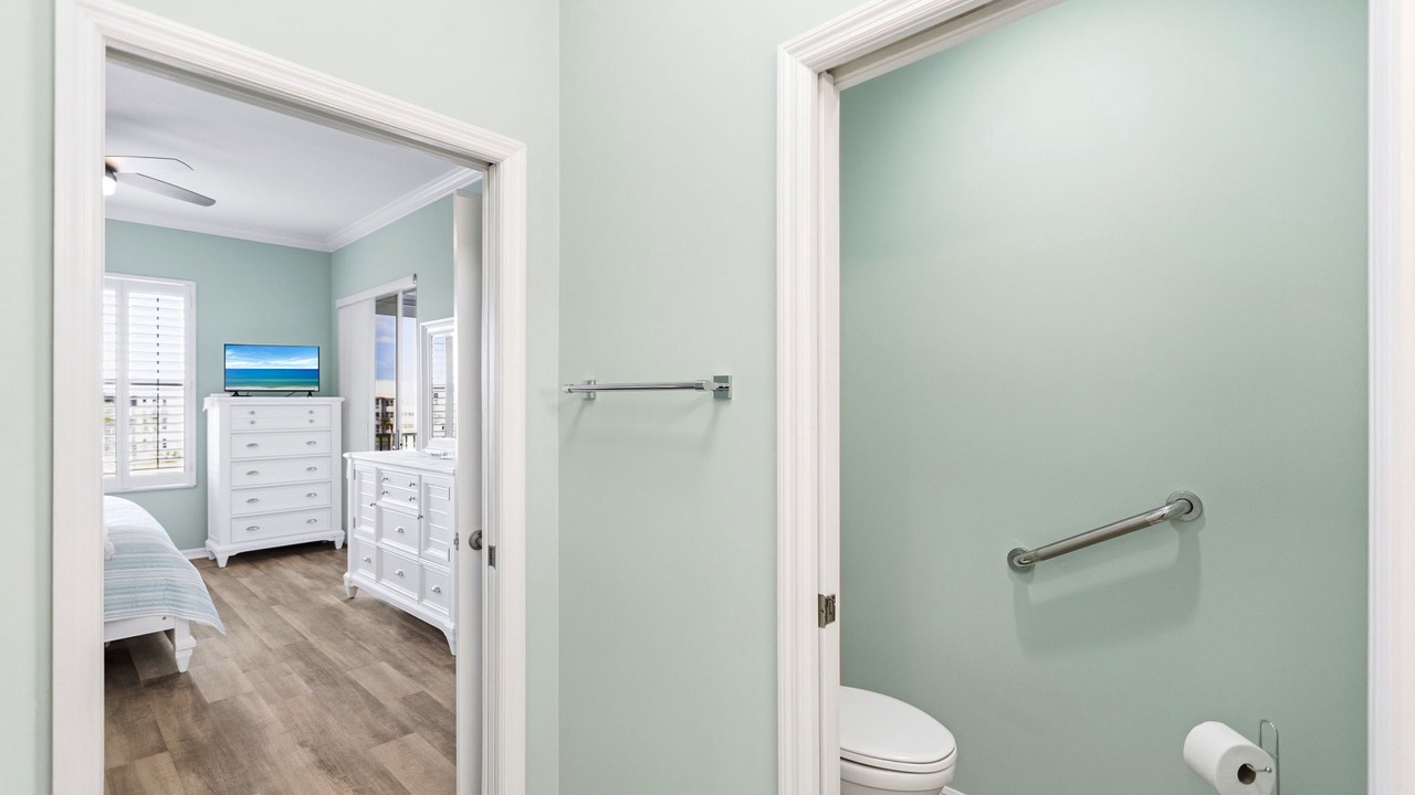 Photo of Bathroom in Tropical Cove