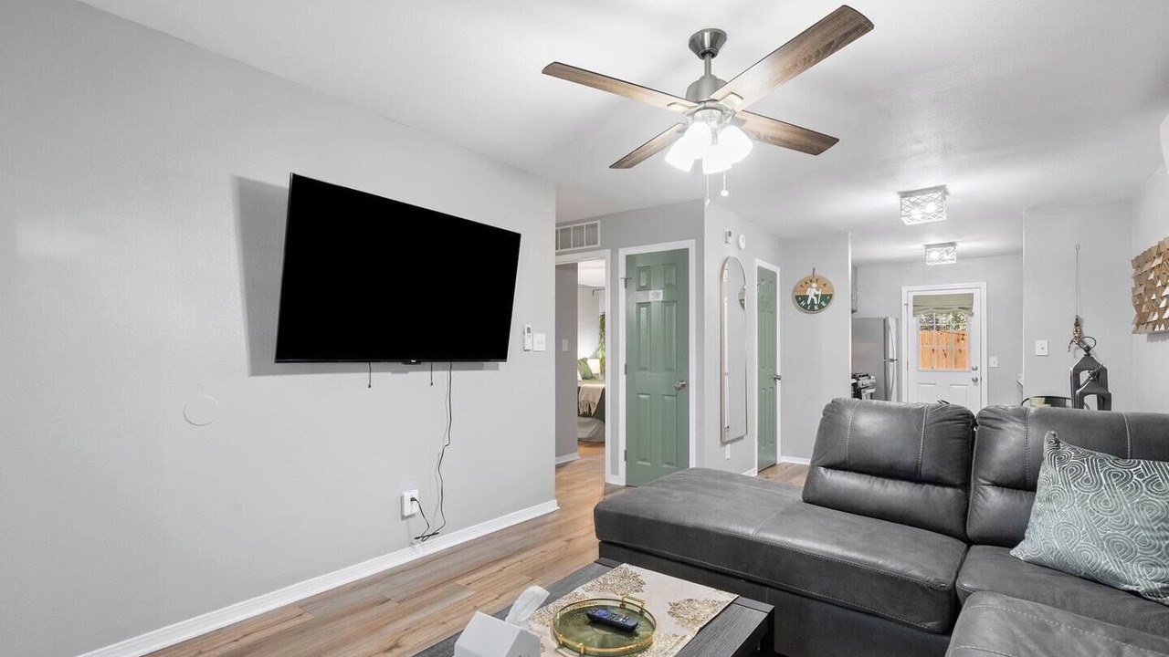 Photo of Livingroom in Northeast Pensacola