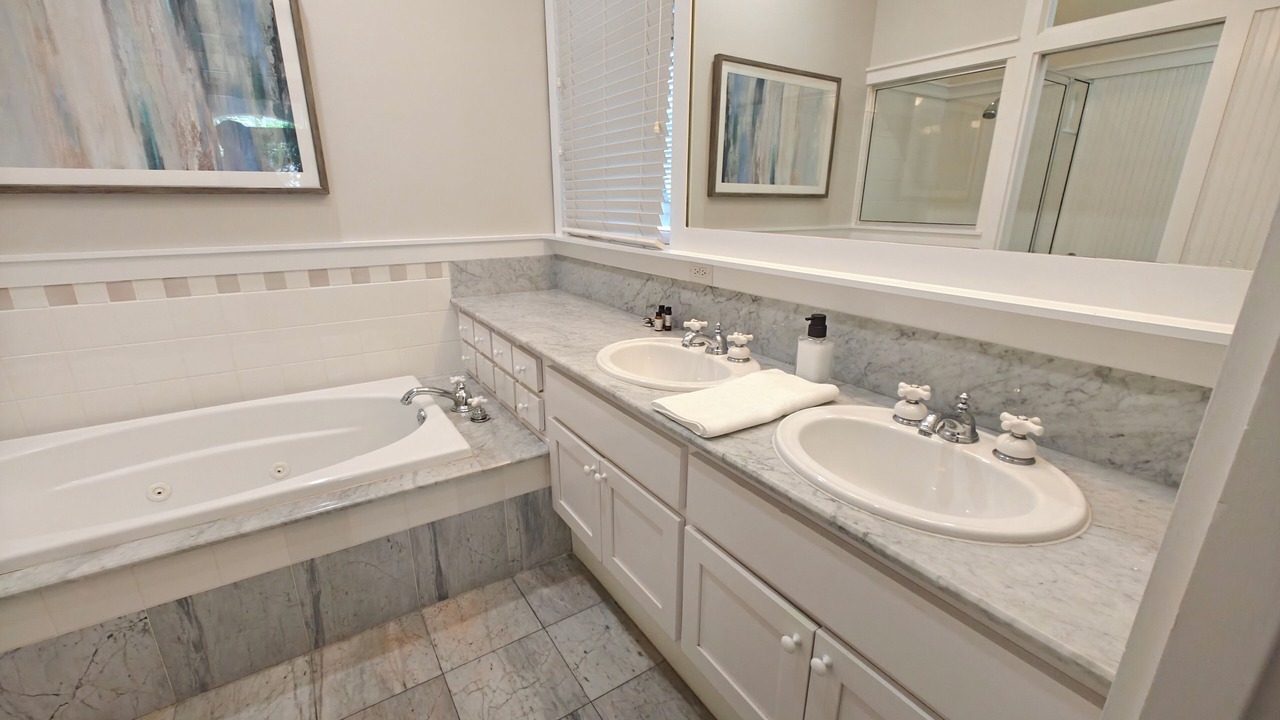 Photo of Bathroom in Emerald Waters Village