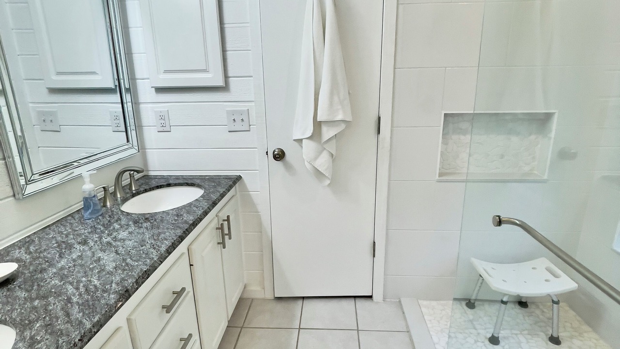 Photo of Bathroom in Winter Springs
