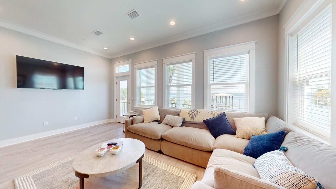 Photo of Livingroom in Thomas Drive