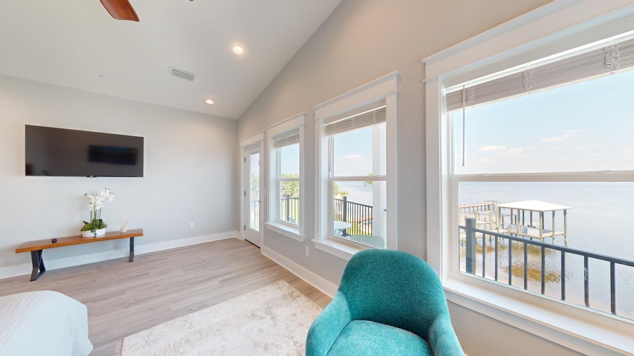 Photo of Livingroom in Thomas Drive