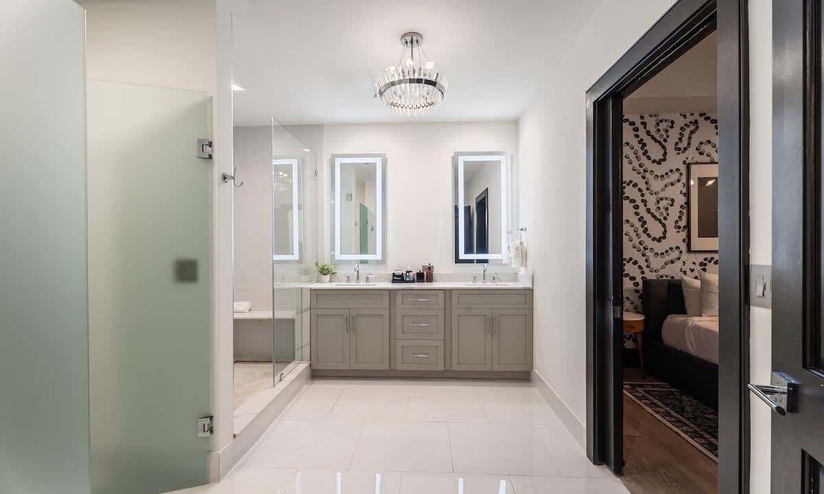 Photo of Bathroom in Central Business District