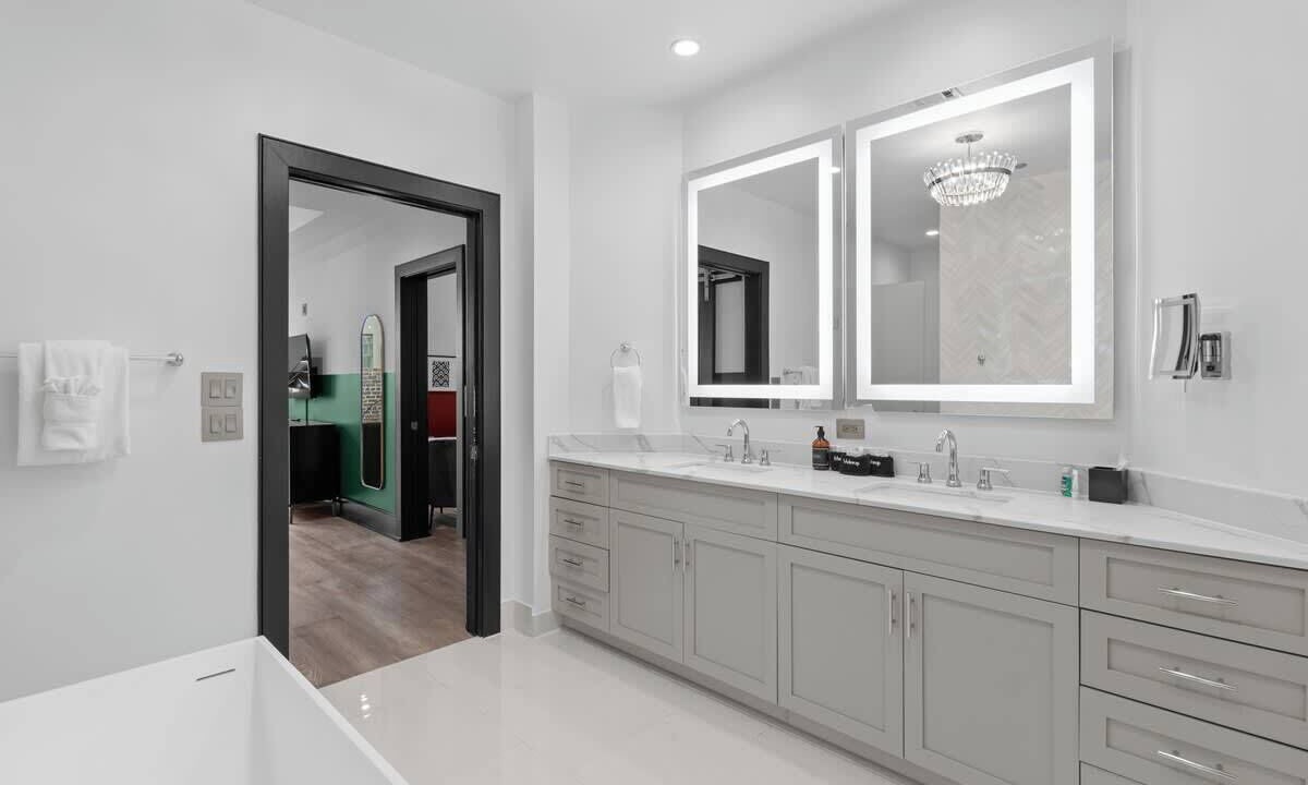 Photo of Bathroom in Central Business District