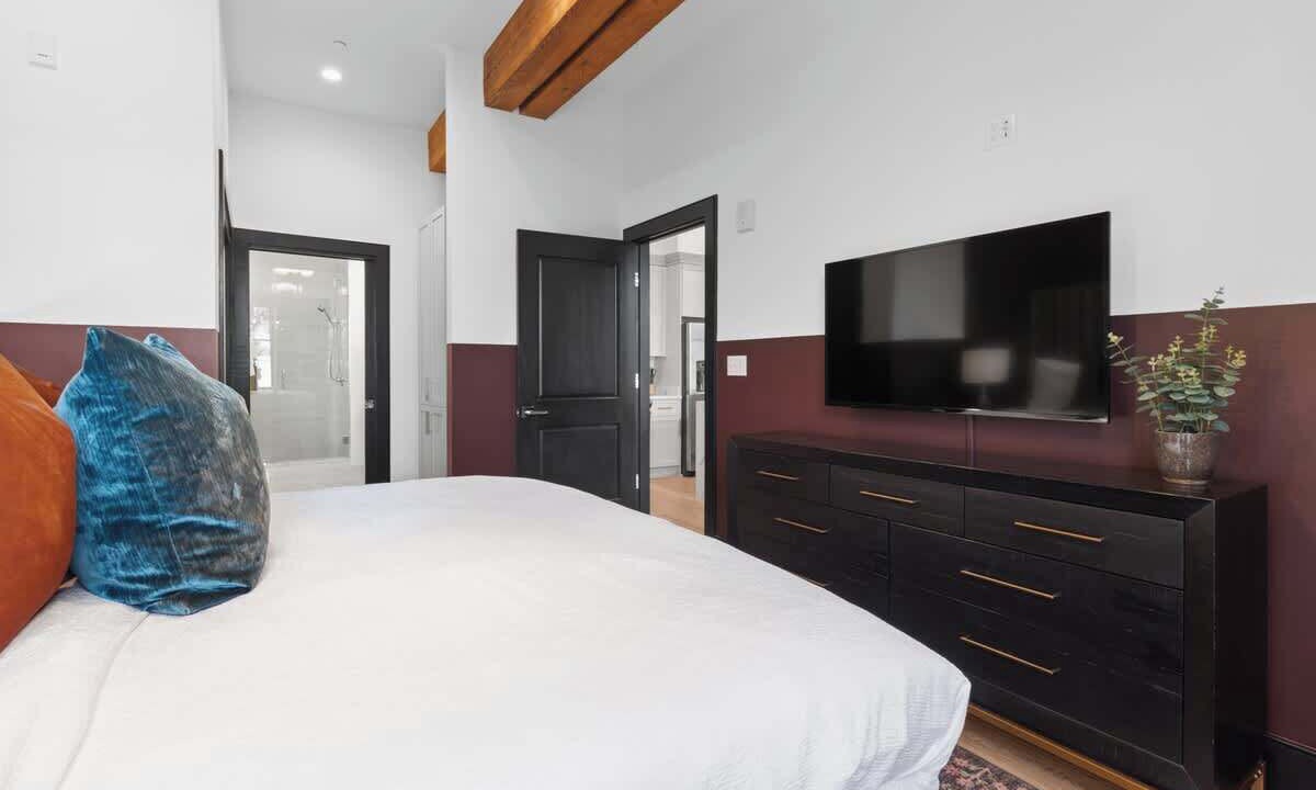 Photo of Bedroom in Central Business District