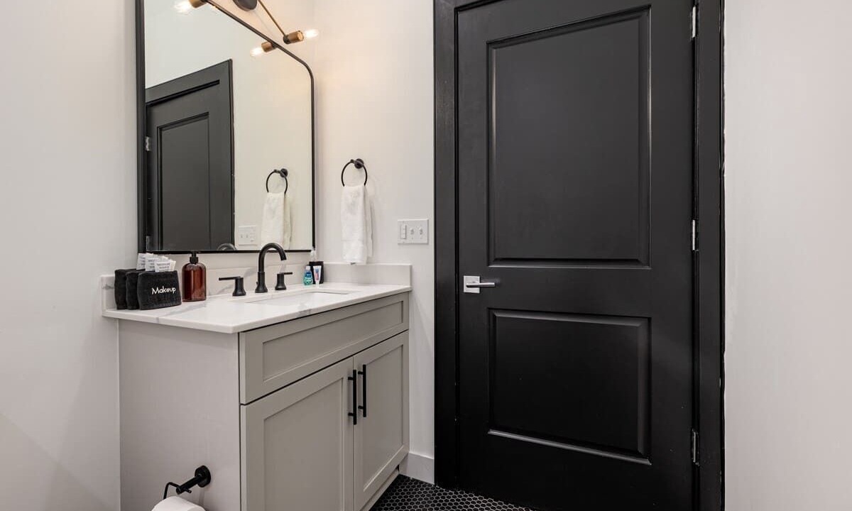 Photo of Bathroom in Central Business District