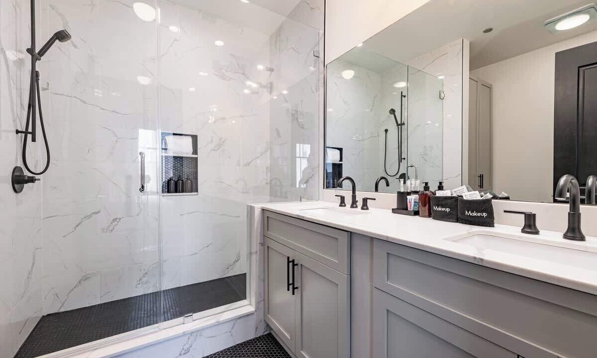 Photo of Bathroom in Central Business District