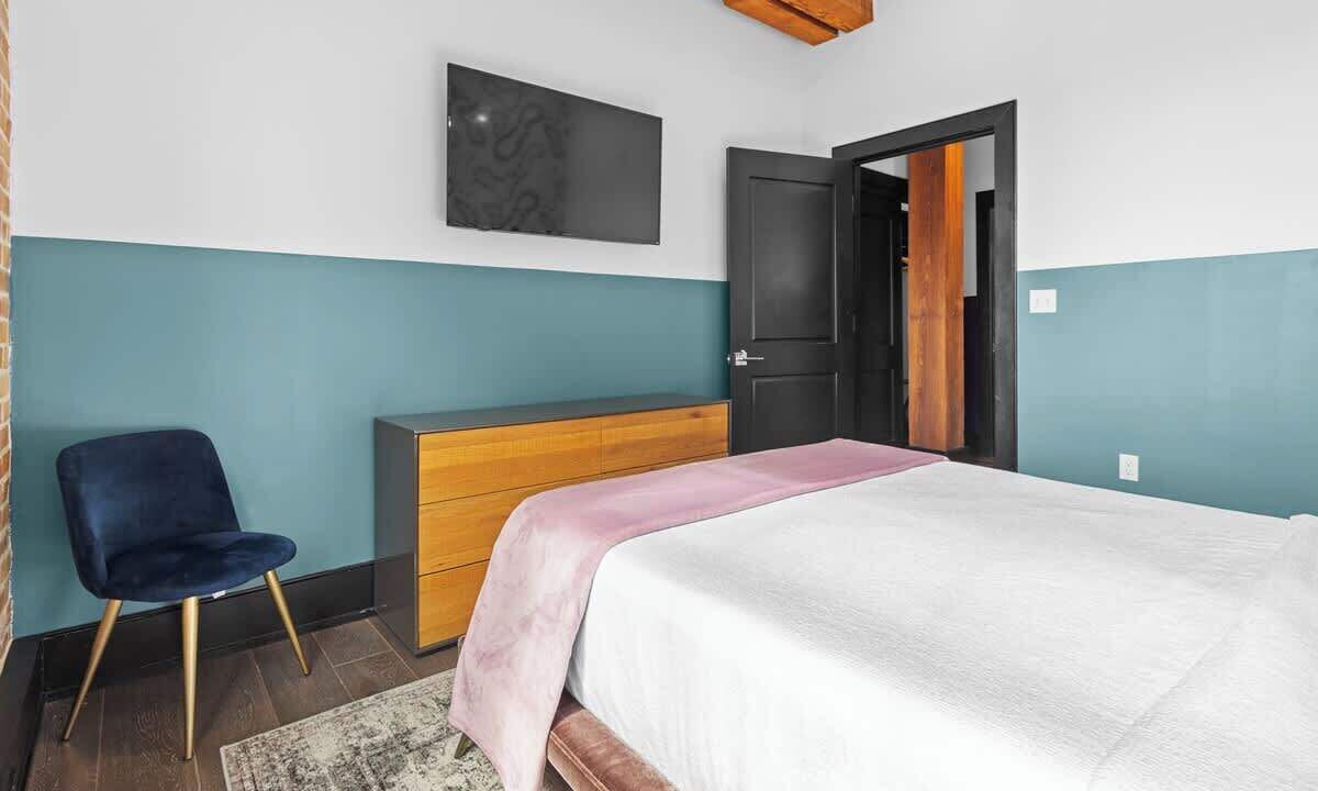 Photo of Bedroom in Central Business District