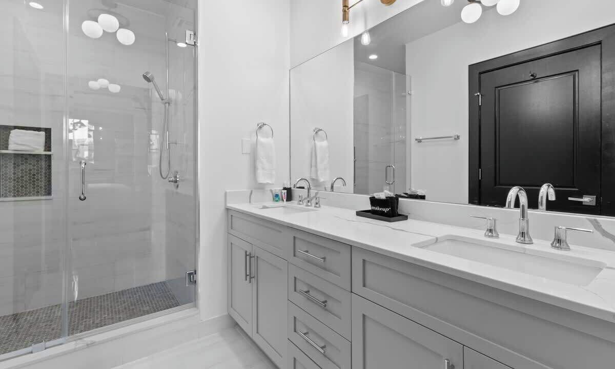 Photo of Bathroom in Central Business District