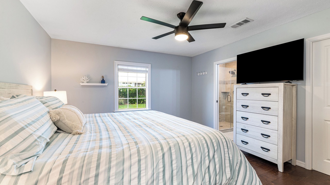Photo of Bedroom in Riviera Beach