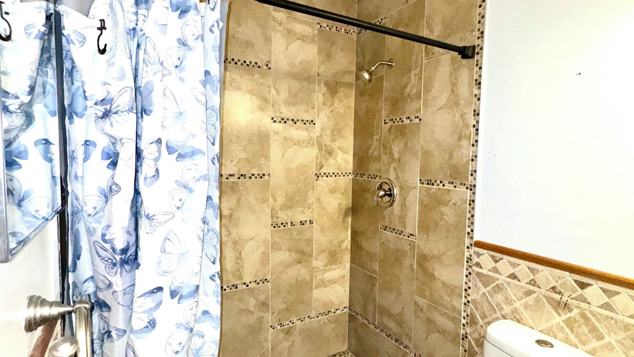 Photo of Bathroom in Limona Improvement