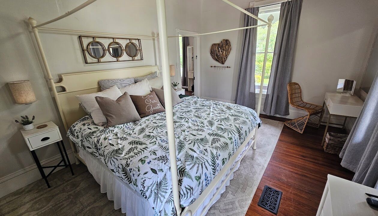 Photo of Bedroom in De Funiak Springs