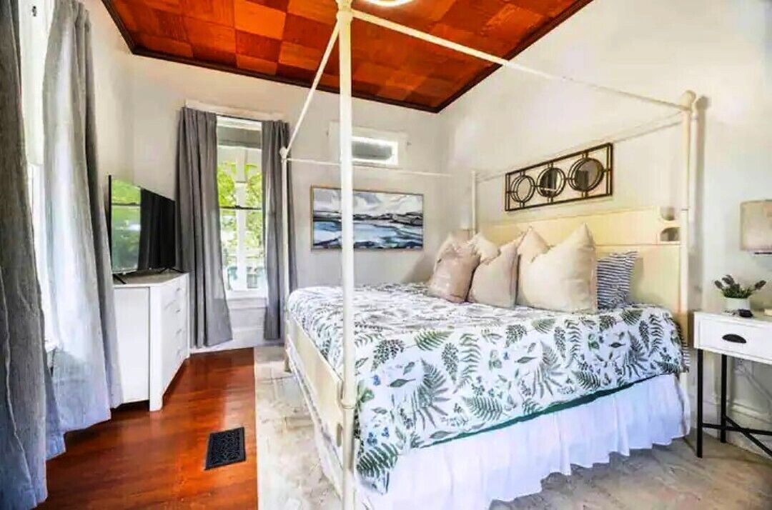 Photo of Bedroom in De Funiak Springs