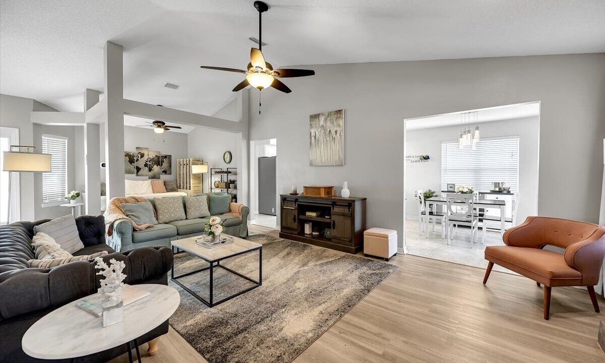 Photo of Livingroom in Ono Island