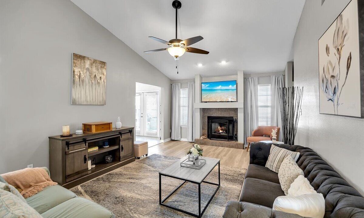Photo of Livingroom in Ono Island