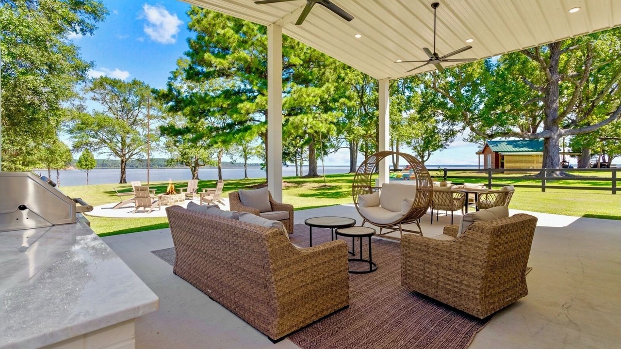 Photo of Outdoor in Broaddus