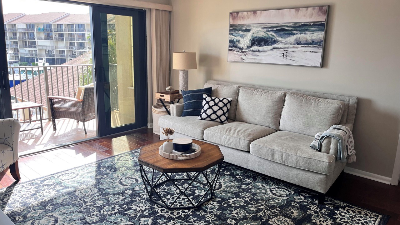 Photo of Livingroom in The Bluffs