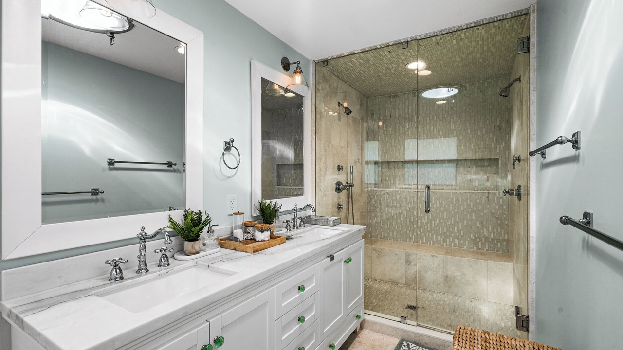 Photo of Bathroom in Juno Beach