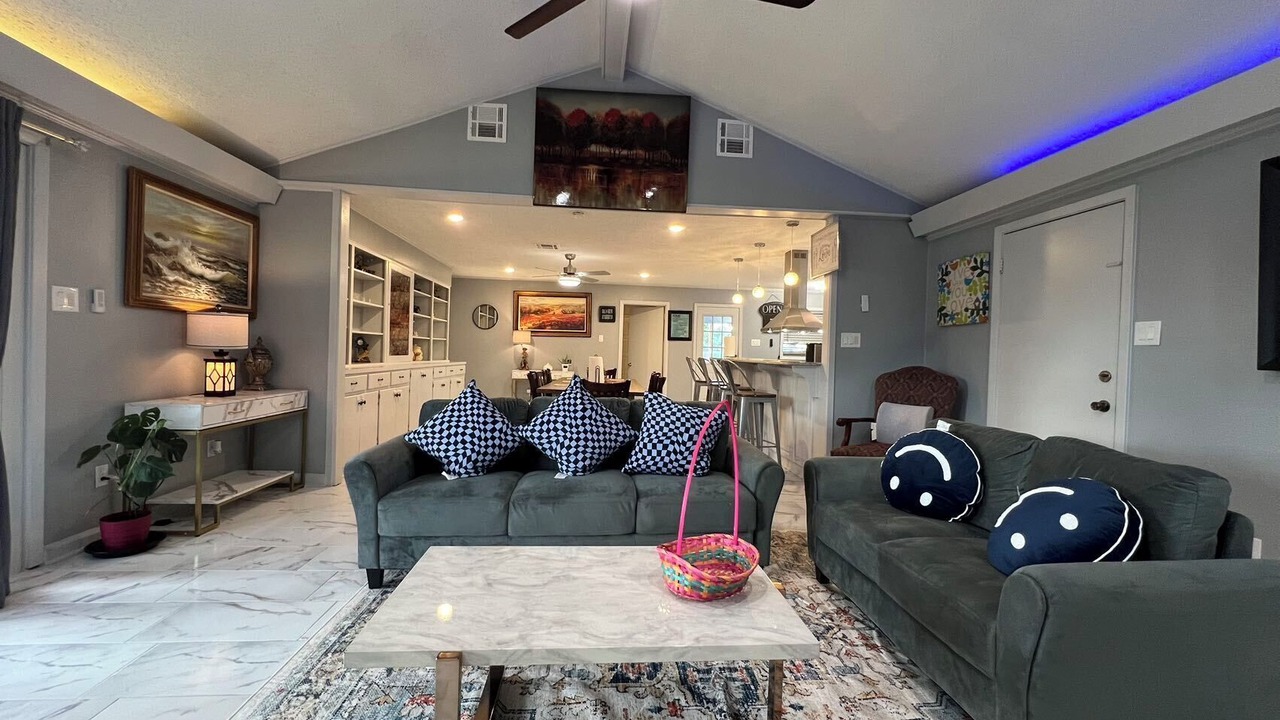 Photo of Livingroom in Monroe