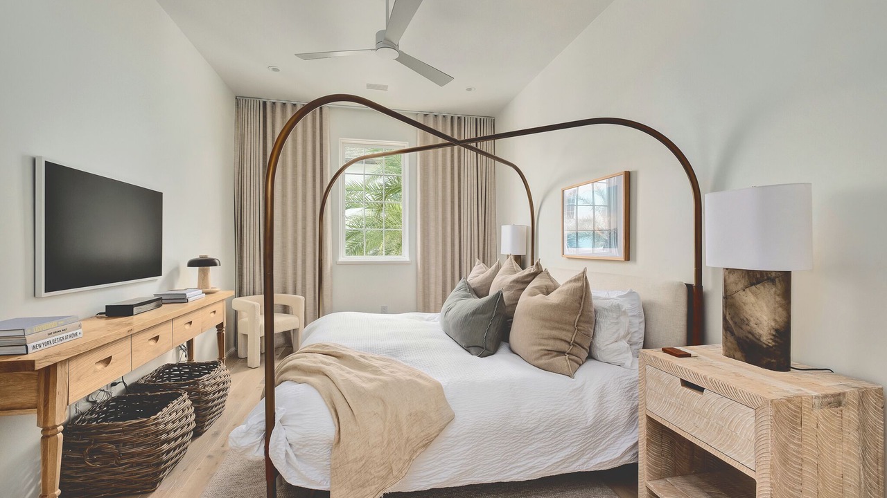 Photo of Bedroom in Seacrest
