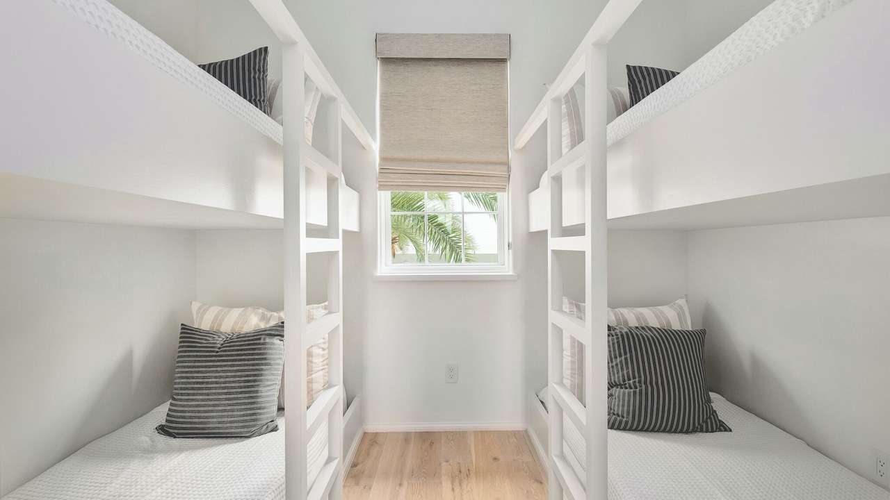 Photo of Bedroom in Seacrest