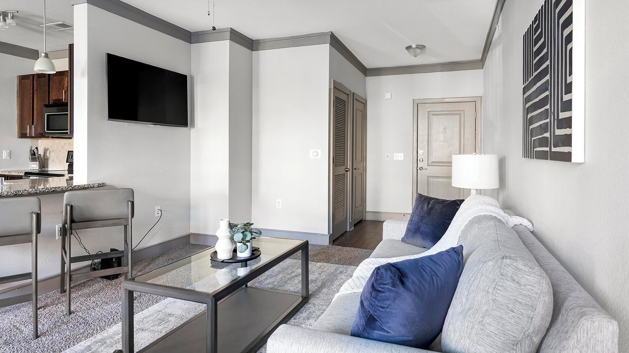 Photo of Livingroom in Northeast Carrollton