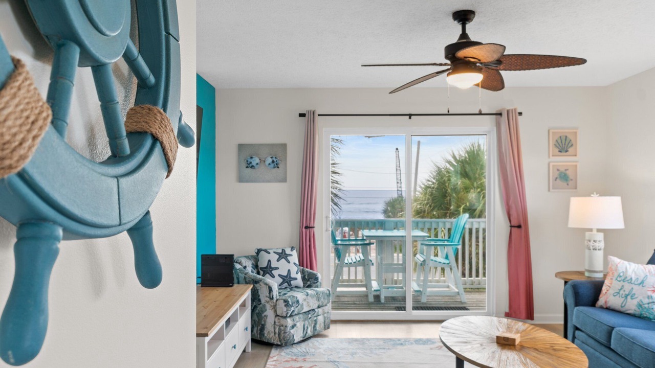 Photo of Livingroom in Bahama Beach