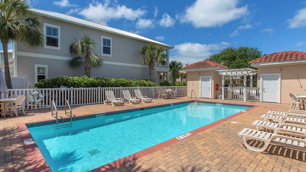 Photo of Outdoor in Emerald Waters Village