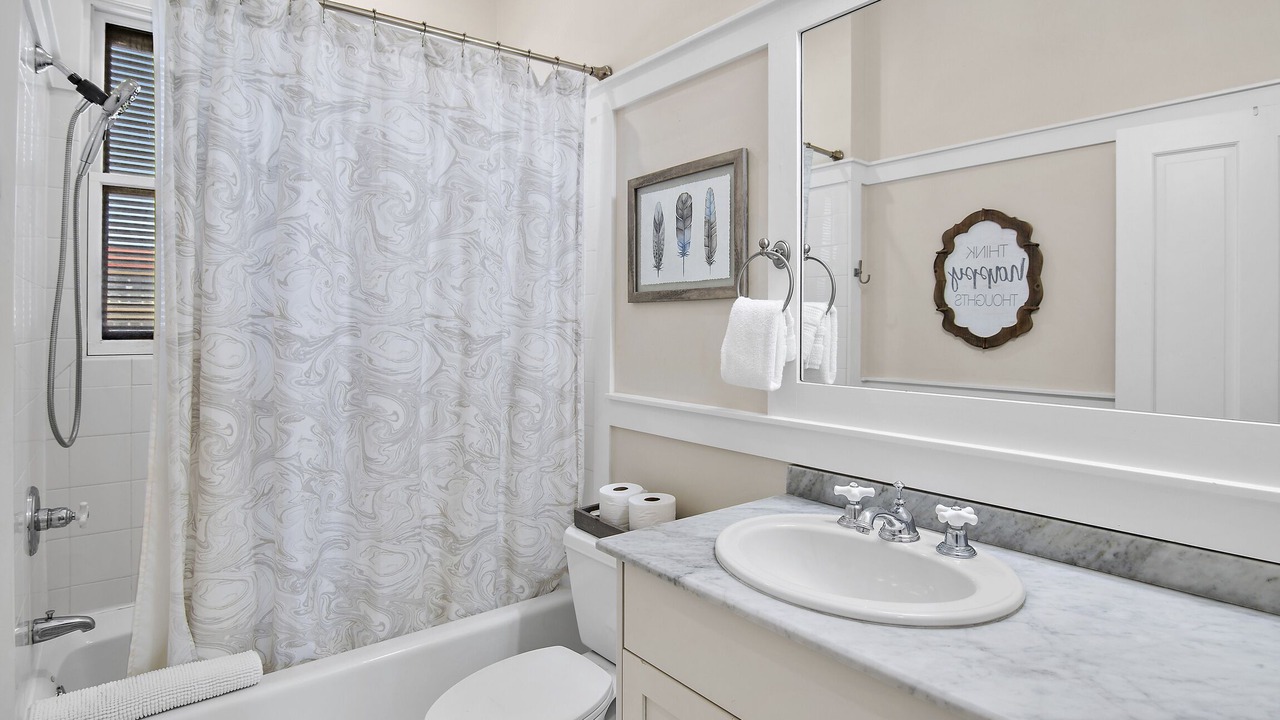 Photo of Bathroom in Delos