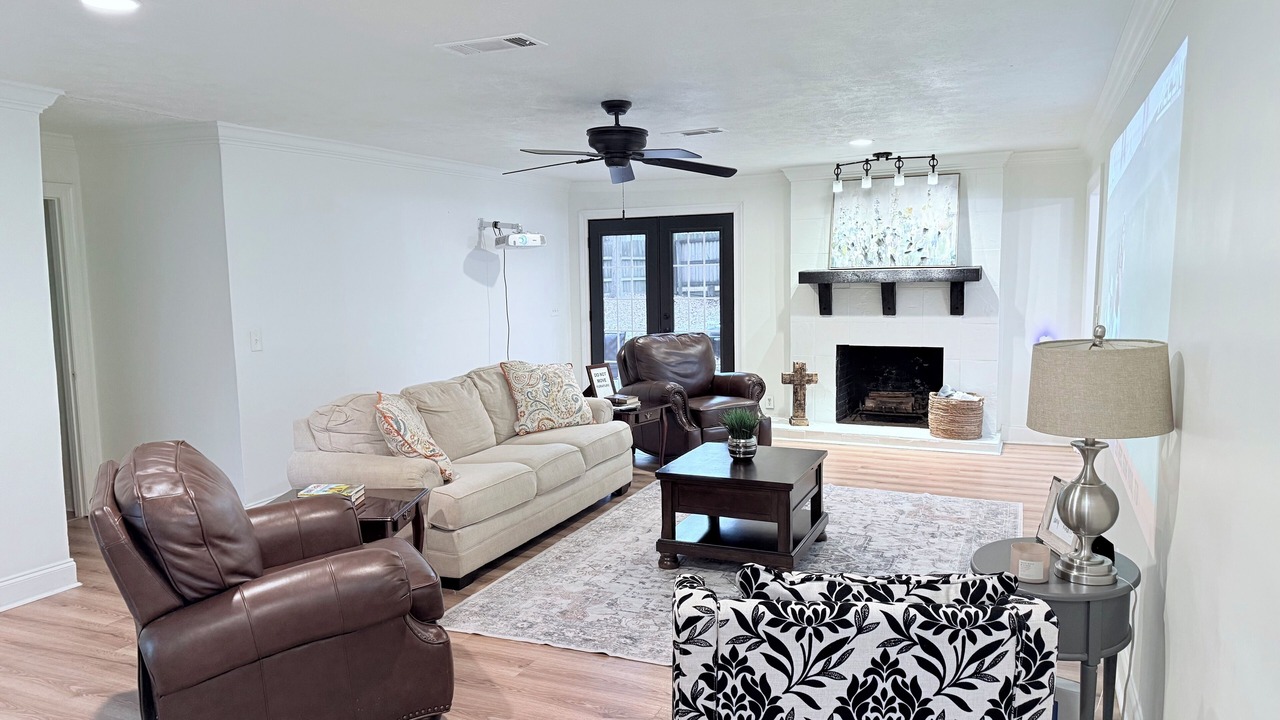 Photo of Livingroom in Flowood